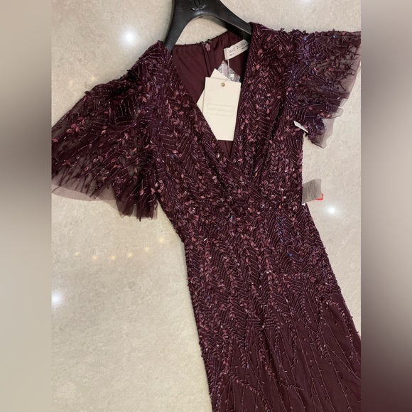 NWT Mac Duggal Beaded Leaves Butterfly Sleeve Gown Size 4 -$698.00 - Picture 11 of 13